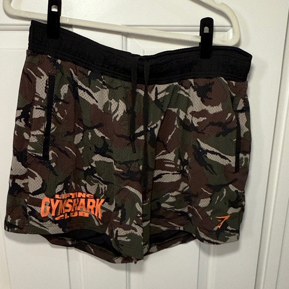 Gymshark Men’s Lifting Club Green Camo Shorts with Orange Logo - Picture 1 of 3